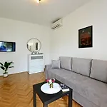 Apartments Mina