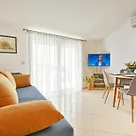 Apartments Mina