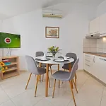 Apartments Mina
