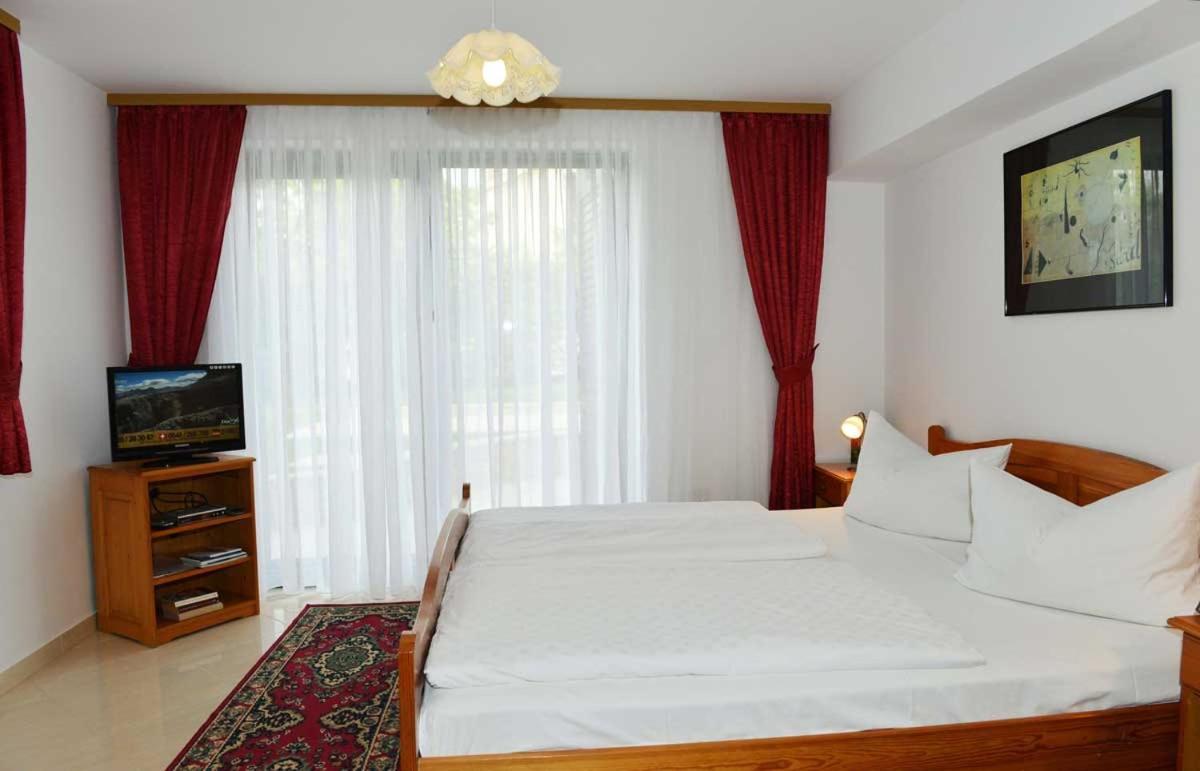 Mina Apartment *