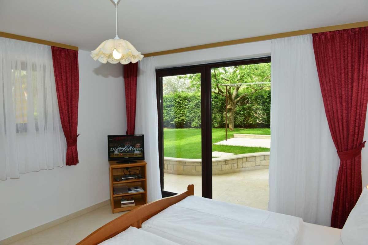 Mina Apartment *